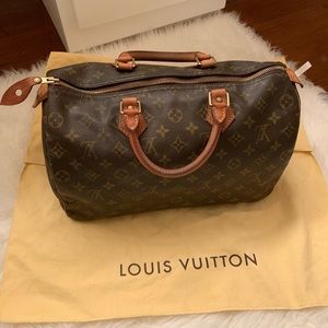 SOLD❗️Vintage Authentic Louis Vuitton speedy 35